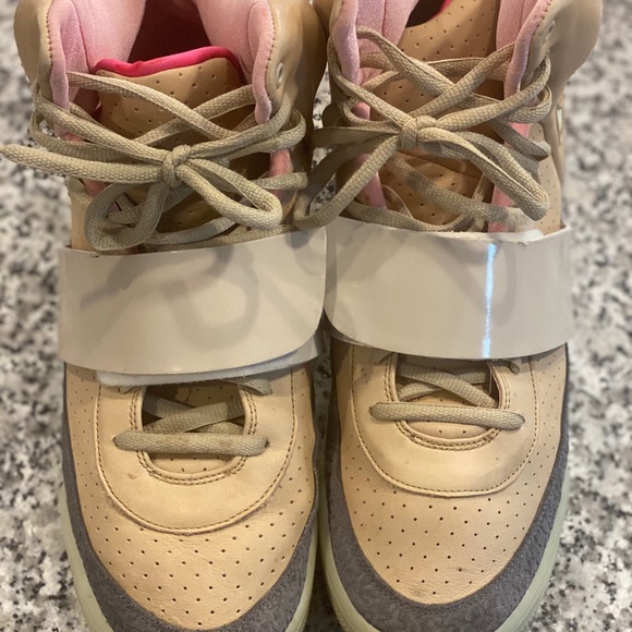 🚨🚨SIZE 13 nike yeezy 1 net tan